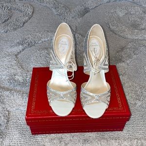 Rene Caovilla Ivory Satin/Calf Crystal Strass Sandal in size 40